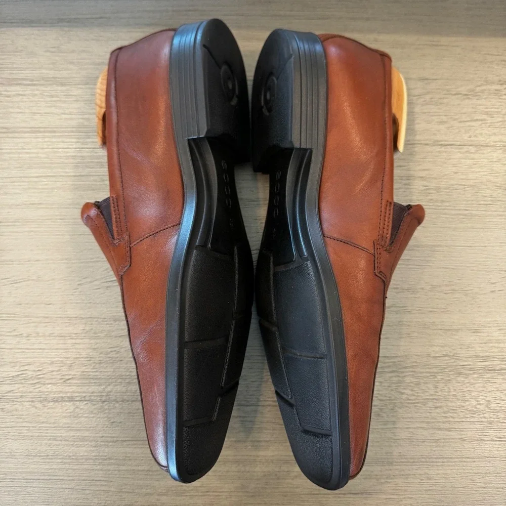 ECCO Helsinki Men 9‎ M Cognac Brown Leather Slip On Loafers Square Apron Toe